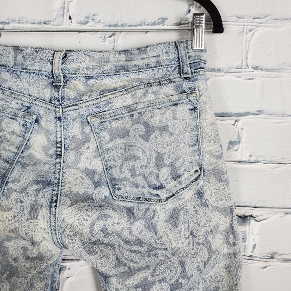 J Brand Skinny Leg Jeans in Vintage Bandana - Picture 5 of 9